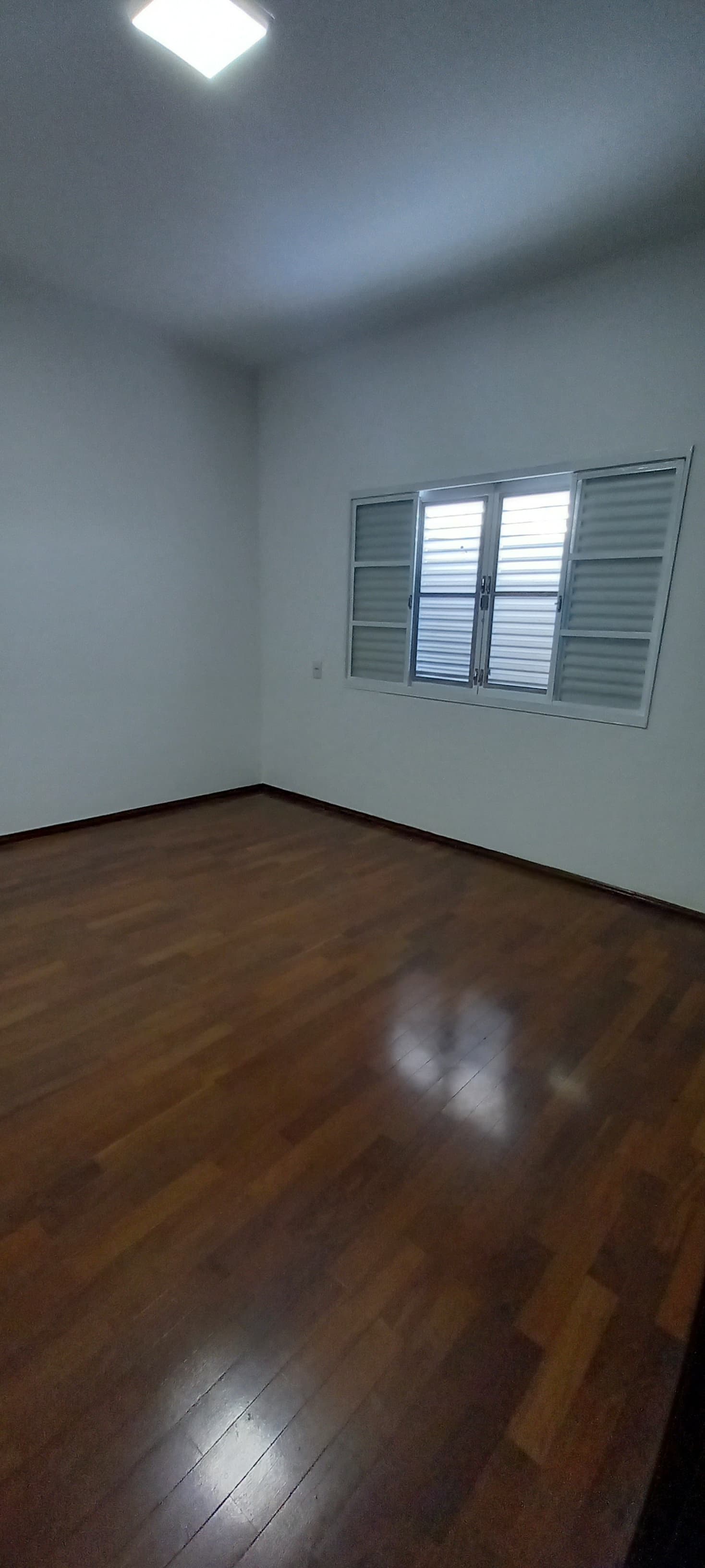CASA PARA LOCAÇÃO - JARDIM SÃO DOMINGOS.