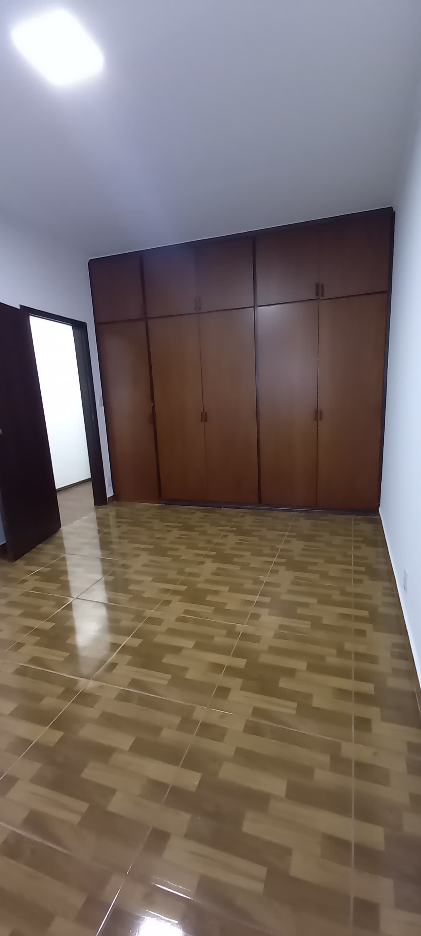 CASA PARA LOCAÇÃO - JARDIM SÃO DOMINGOS.