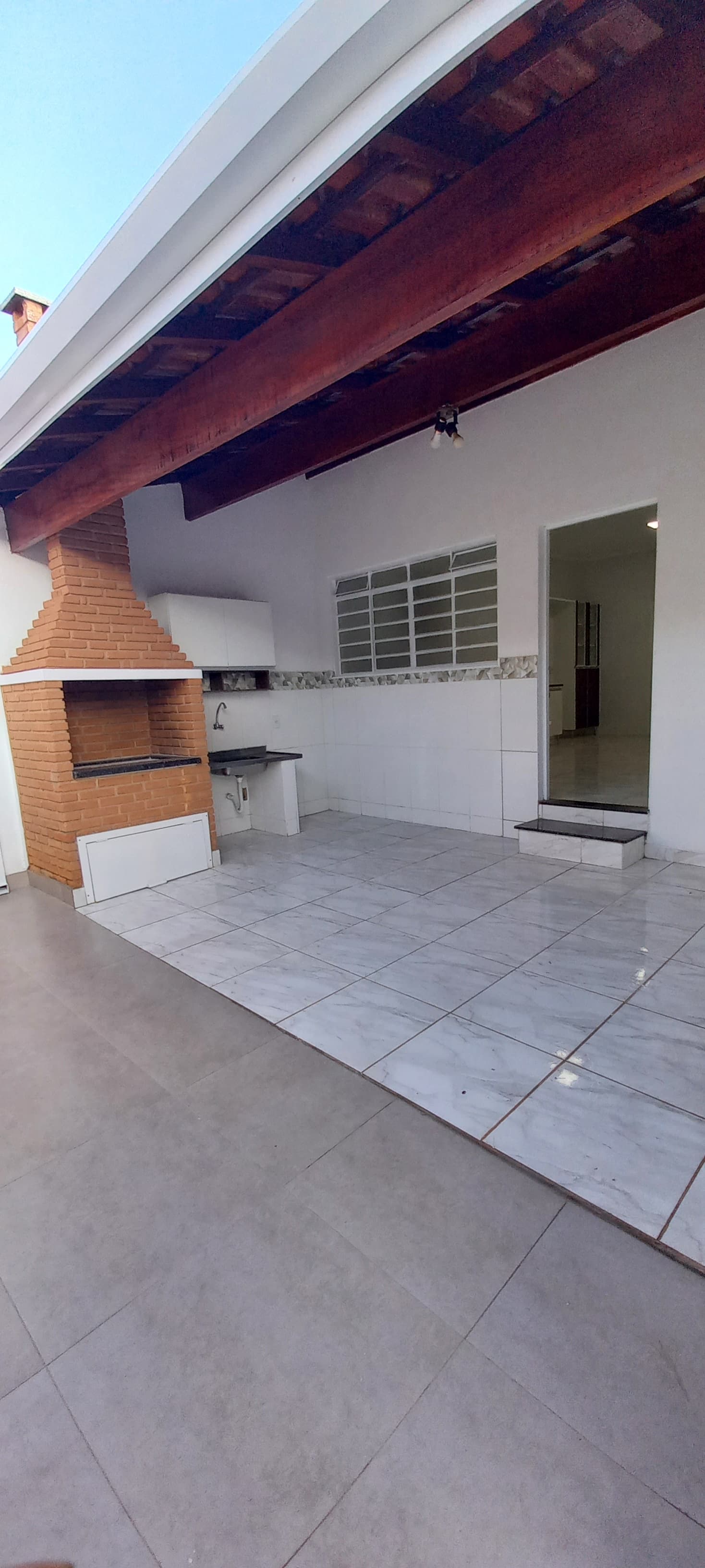 CASA PARA LOCAÇÃO - JARDIM SÃO DOMINGOS.