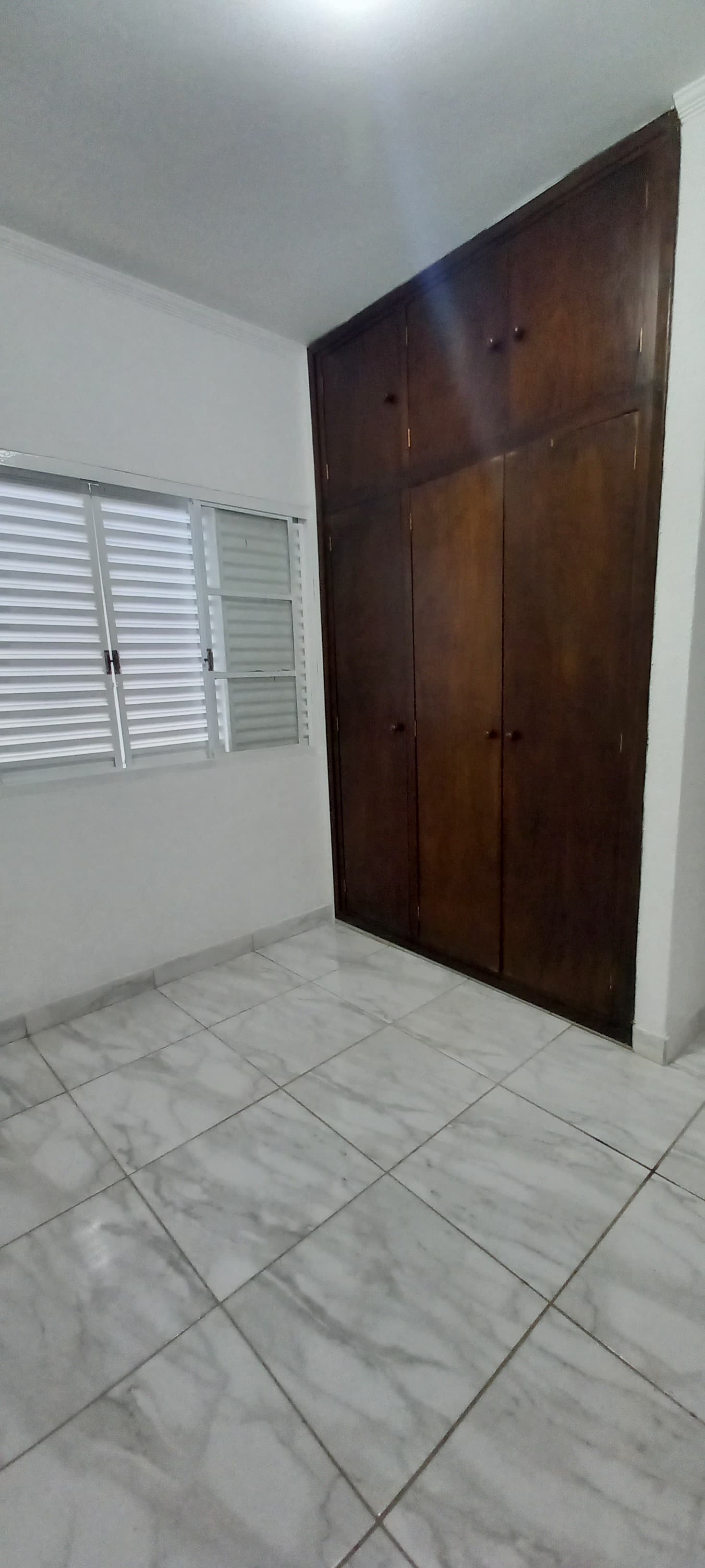 CASA PARA LOCAÇÃO - JARDIM SÃO DOMINGOS.