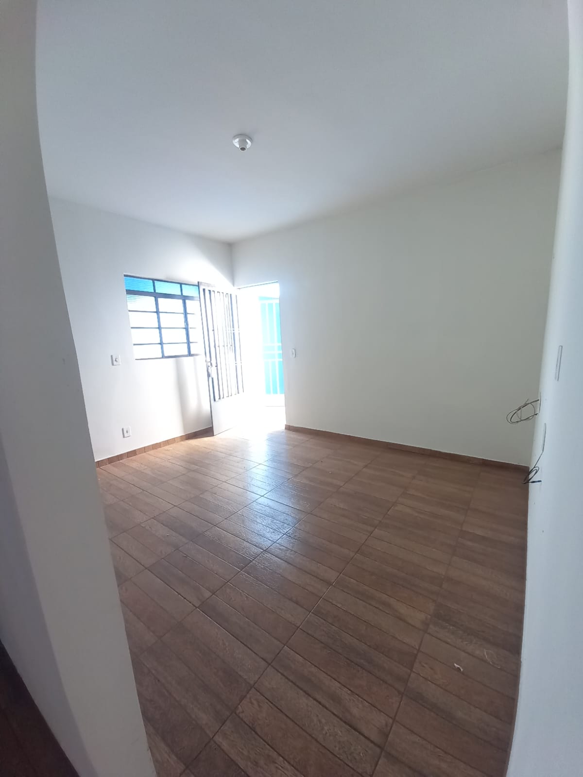 CASA PARA LOCAÇÃO - VILA SANTA ROSA.