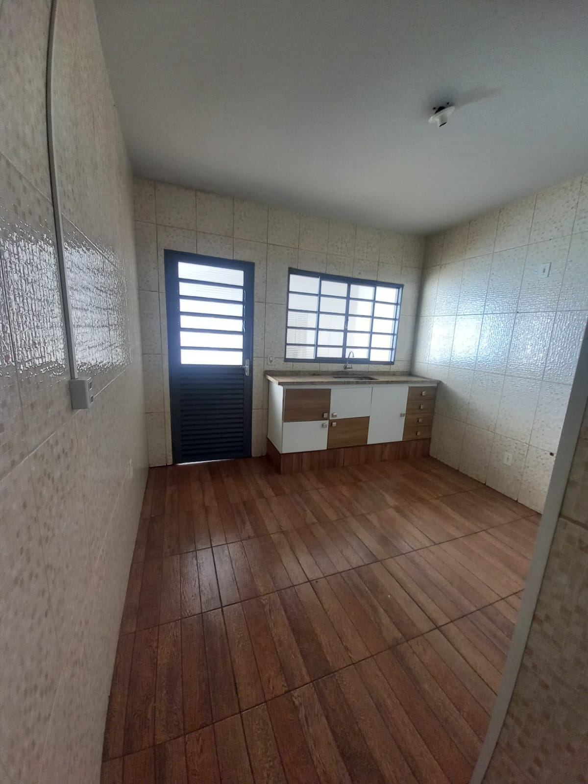 CASA PARA LOCAÇÃO - VILA SANTA ROSA.