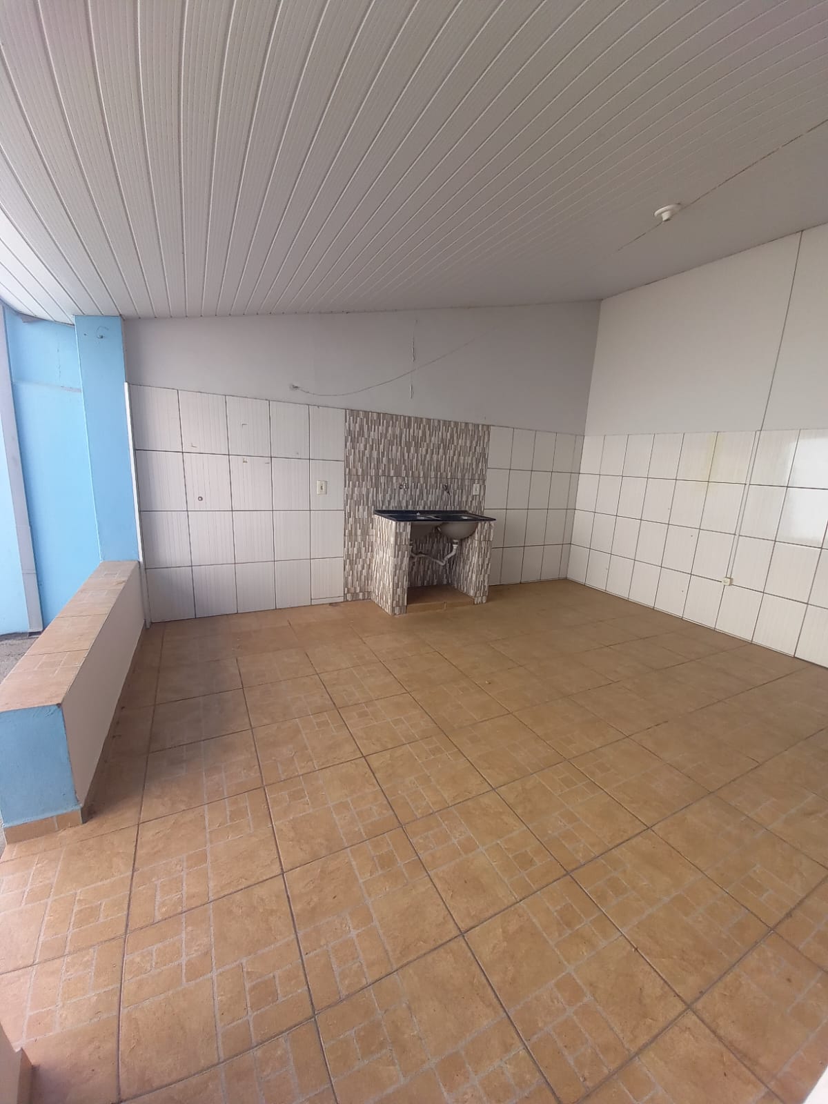 CASA PARA LOCAÇÃO - VILA SANTA ROSA.