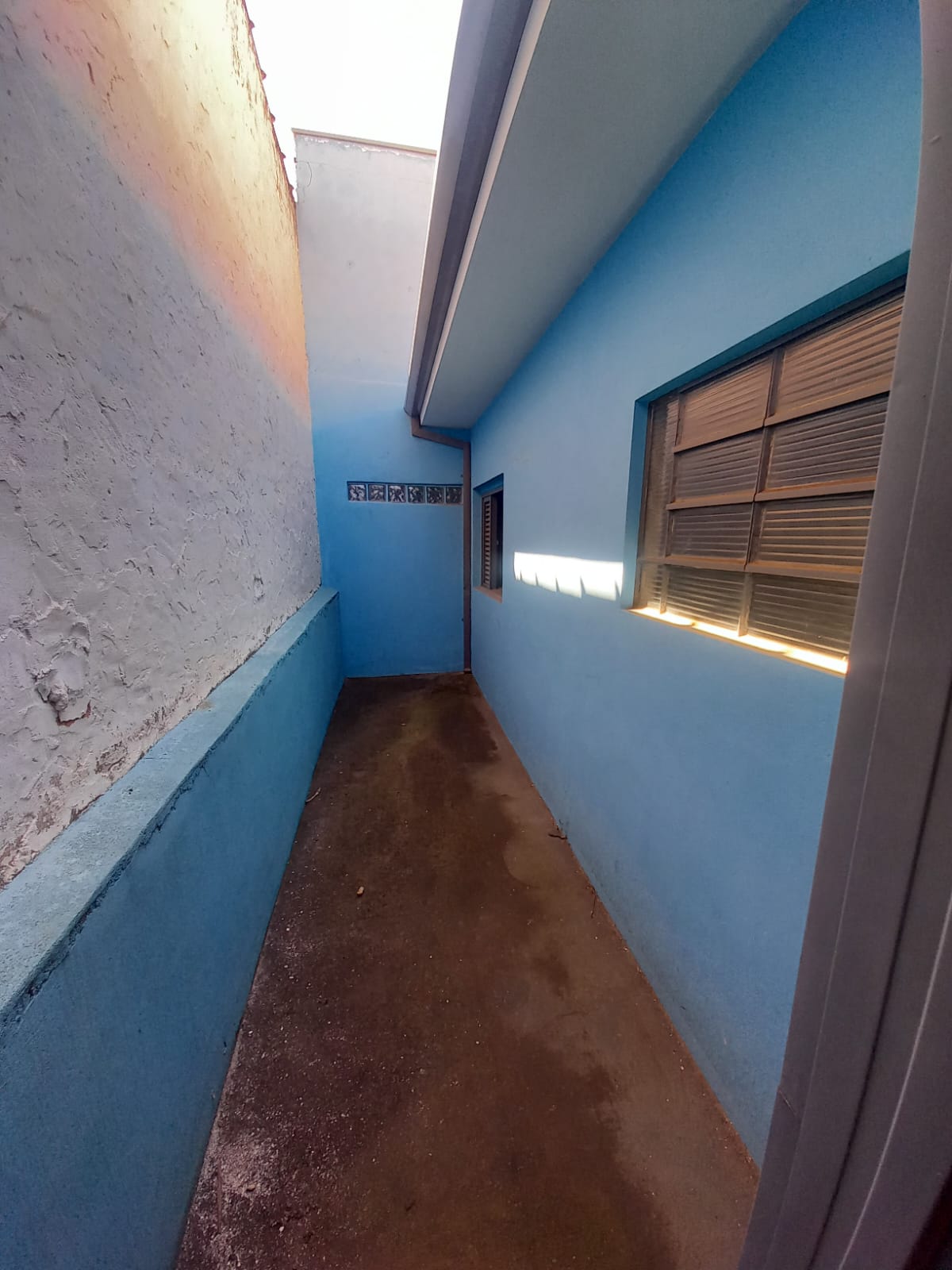 CASA PARA LOCAÇÃO - VILA SANTA ROSA.