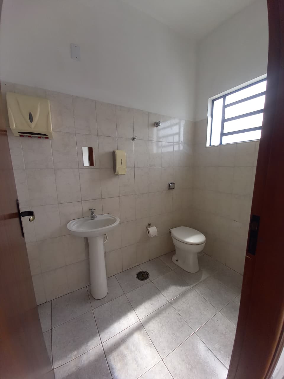 SALA COMERCIAL PARA LOCAÇÃO - CENTRO.
