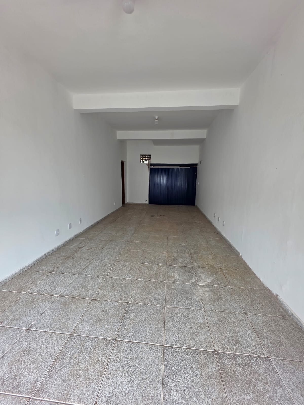 SALA COMERCIAL PARA LOCAÇÃO - CENTRO.