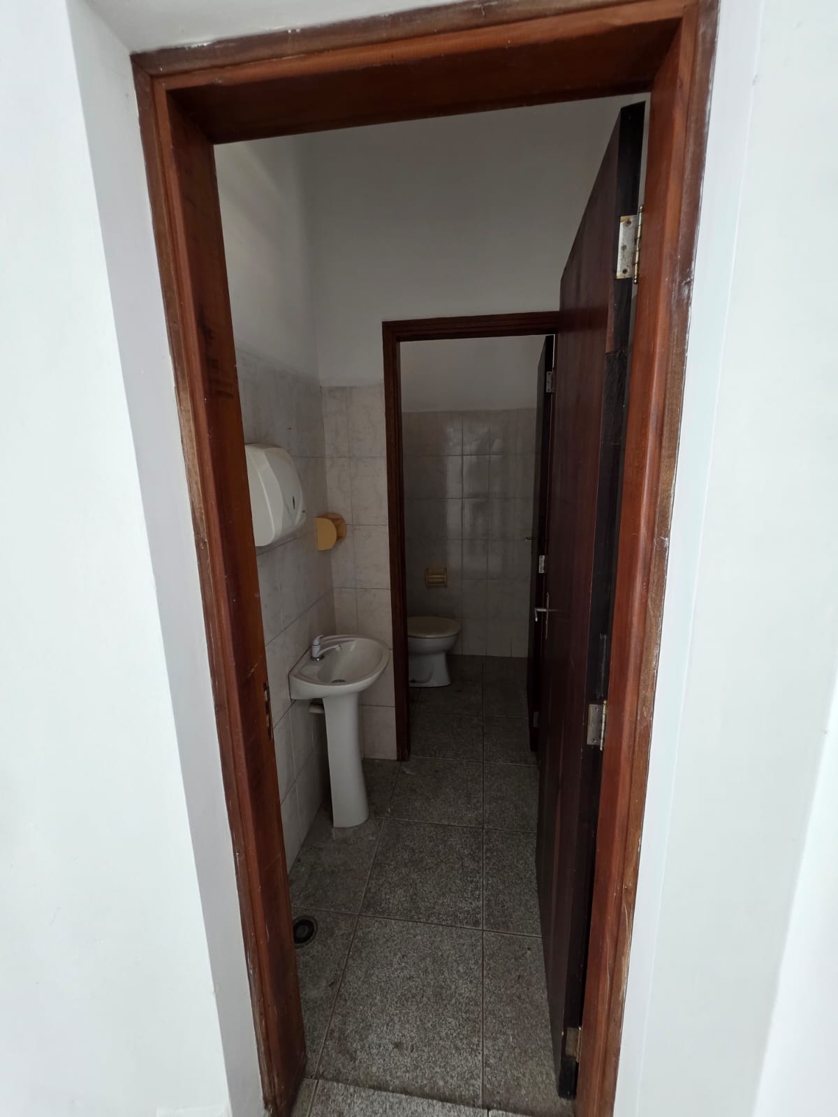 SALA COMERCIAL PARA LOCAÇÃO - CENTRO.