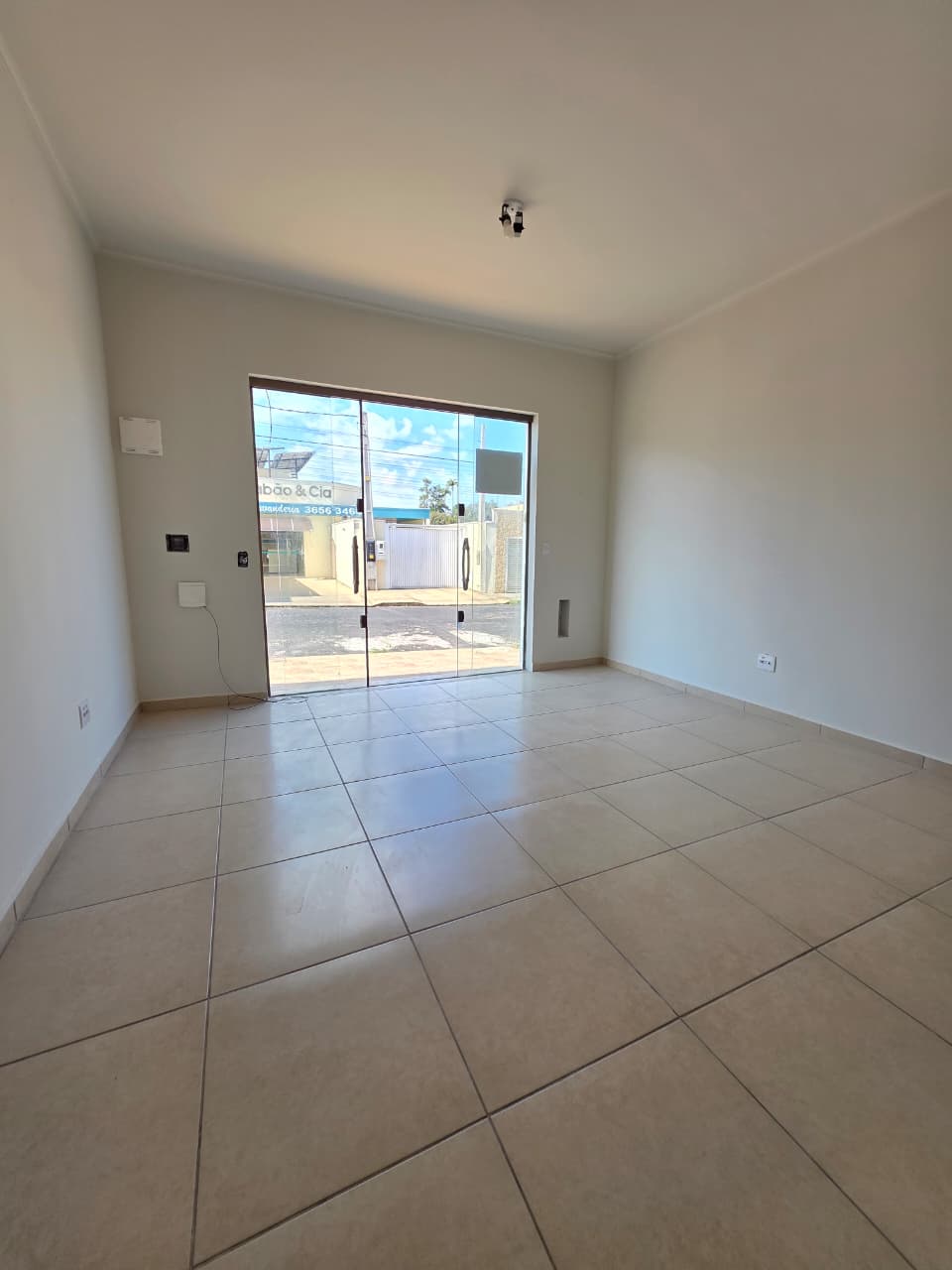 Sala Comercial para  LOCAÇÃO  -  Centro.