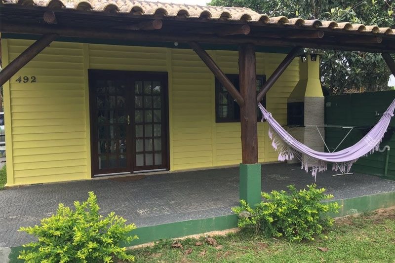 Chalés a venda com varanda e churrasqueira no Balneário Uirapuru em Itapoá-SC, por R$ 1.290.000,00