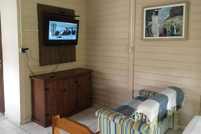 Chalés a venda com varanda e churrasqueira no Balneário Uirapuru em Itapoá-SC, por R$ 1.290.000,00
