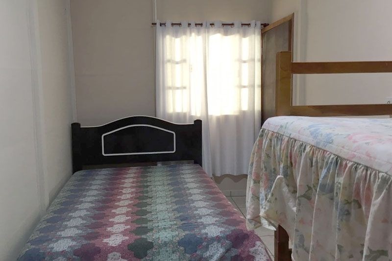 Chalés a venda com varanda e churrasqueira no Balneário Uirapuru em Itapoá-SC, por R$ 1.290.000,00