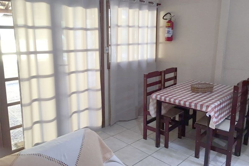 Chalés a venda com varanda e churrasqueira no Balneário Uirapuru em Itapoá-SC, por R$ 1.290.000,00