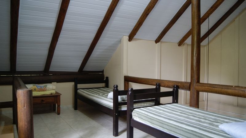 Chalés a venda com varanda e churrasqueira no Balneário Uirapuru em Itapoá-SC, por R$ 1.290.000,00
