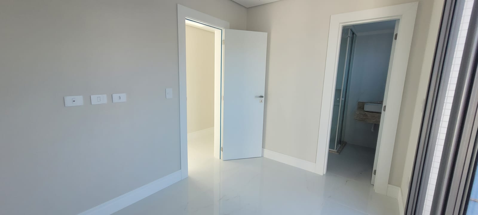 Apartamento 3 Quartos com Garden e Piscina a venda em Caioba, Matinhos - PR, Valor de Venda R$ 3.553.350,00