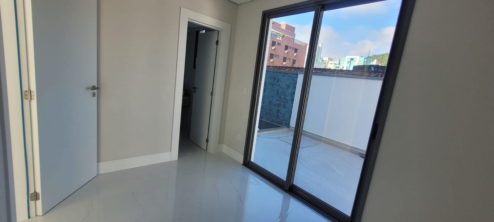 Apartamento 3 Quartos com Garden e Piscina a venda em Caioba, Matinhos - PR, Valor de Venda R$ 3.553.350,00