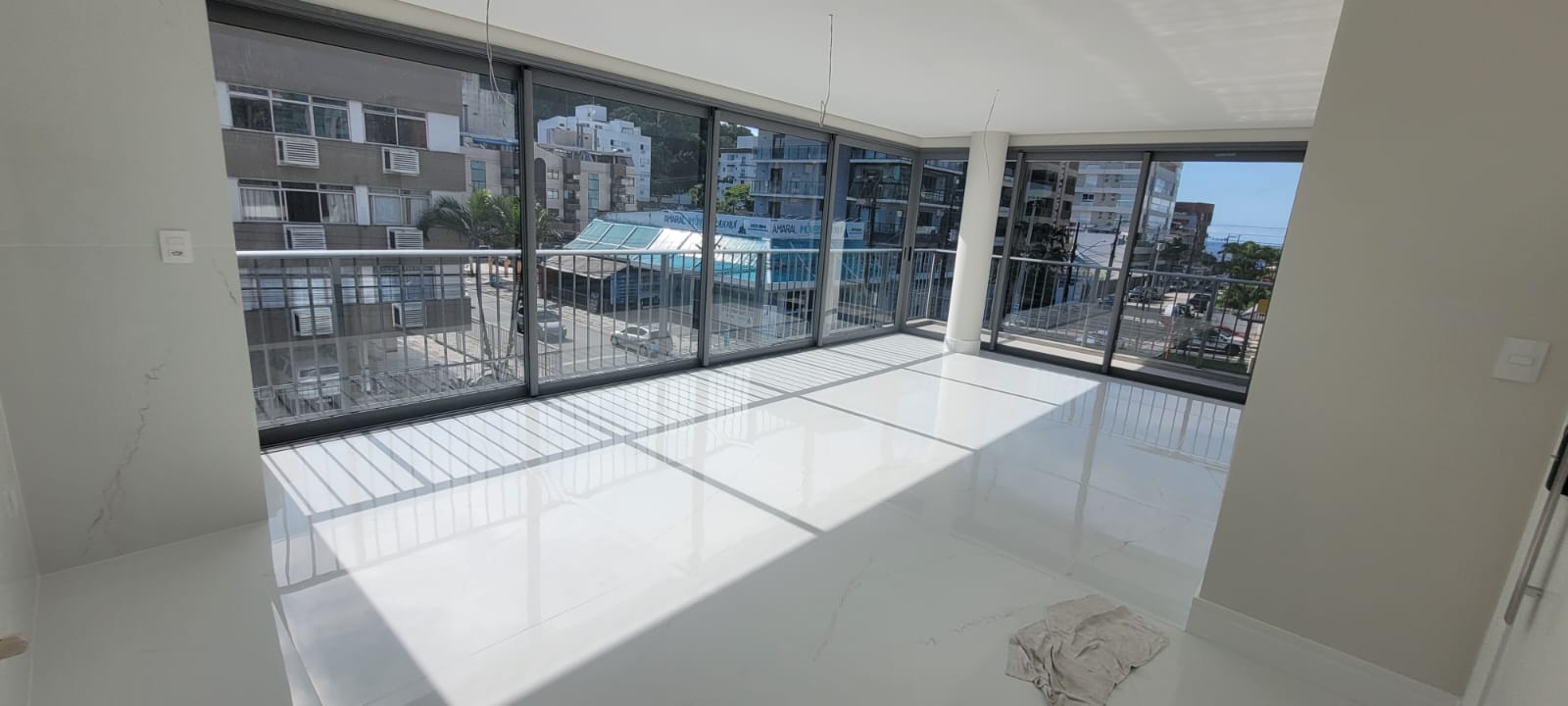 Apartamento 3 Quartos com Garden e Piscina a venda em Caioba, Matinhos - PR, Valor de Venda R$ 3.553.350,00