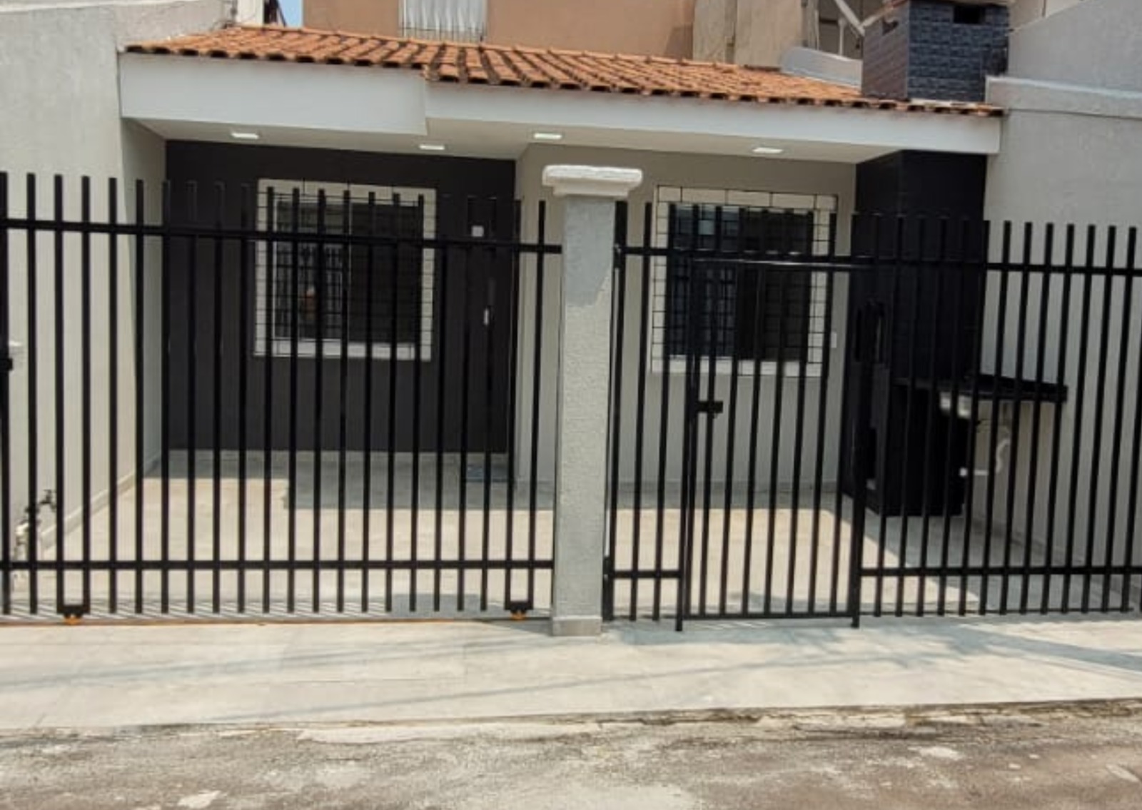 Casa 2 quartos a venda no Condomínio Residencial Jardim Cercado XI no bairro Sitio Cercado, Curitiba - PR. Valor de venda R$ 350.000,00