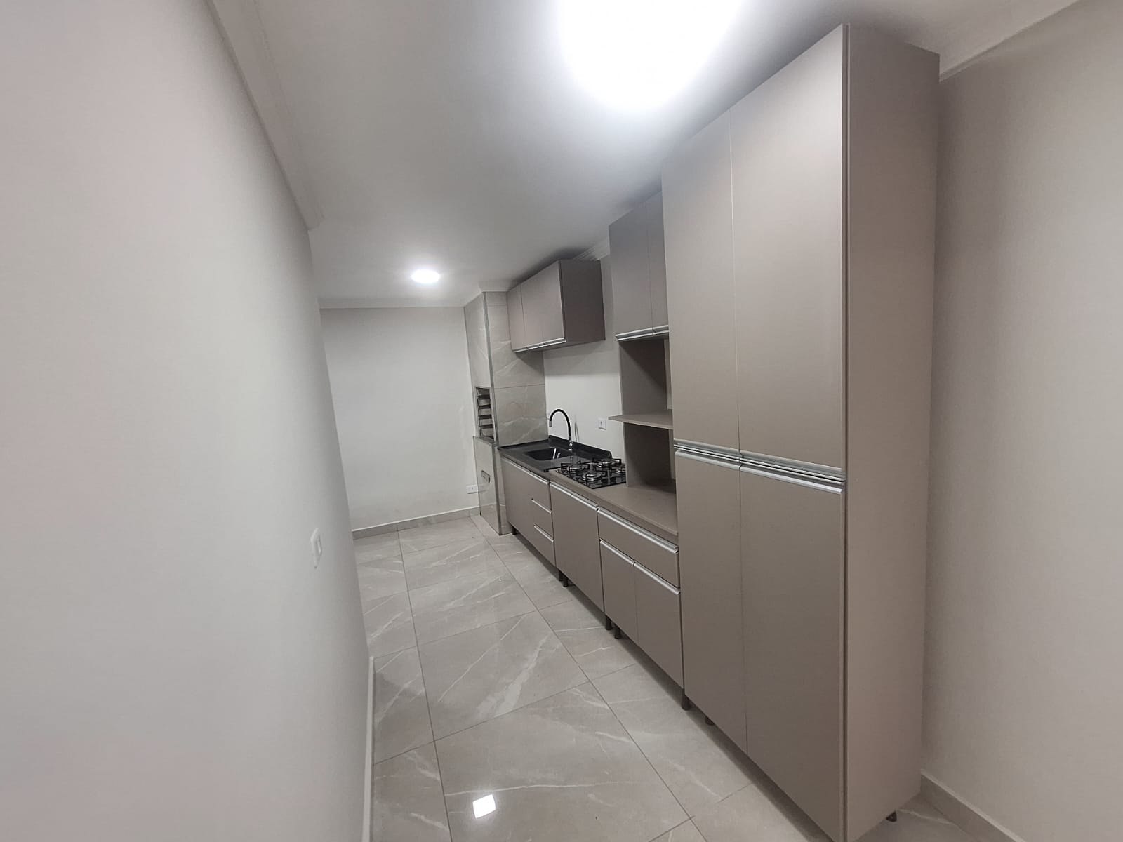Casa 2 quartos para aluguel no Condomínio Residencial Jardim Cercado XI no bairro Sitio Cercado, Curitiba - PR. Valor de locação R$2.000,00