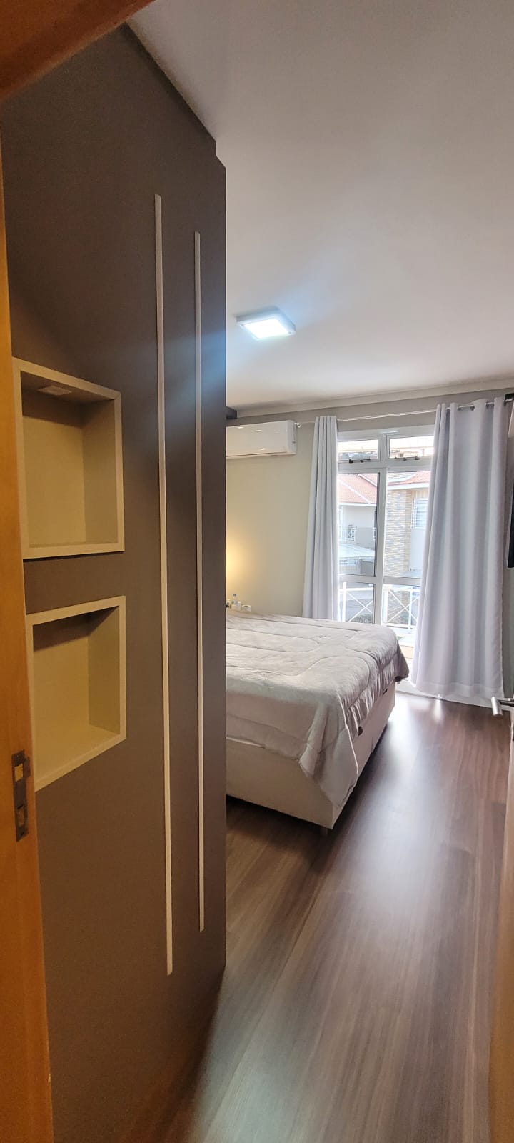 Sobrado 3 quartos sendo 1 suite a venda no bairro Novo Mundo, Curitiba - PR. Valor de Venda R$ 580.000,00