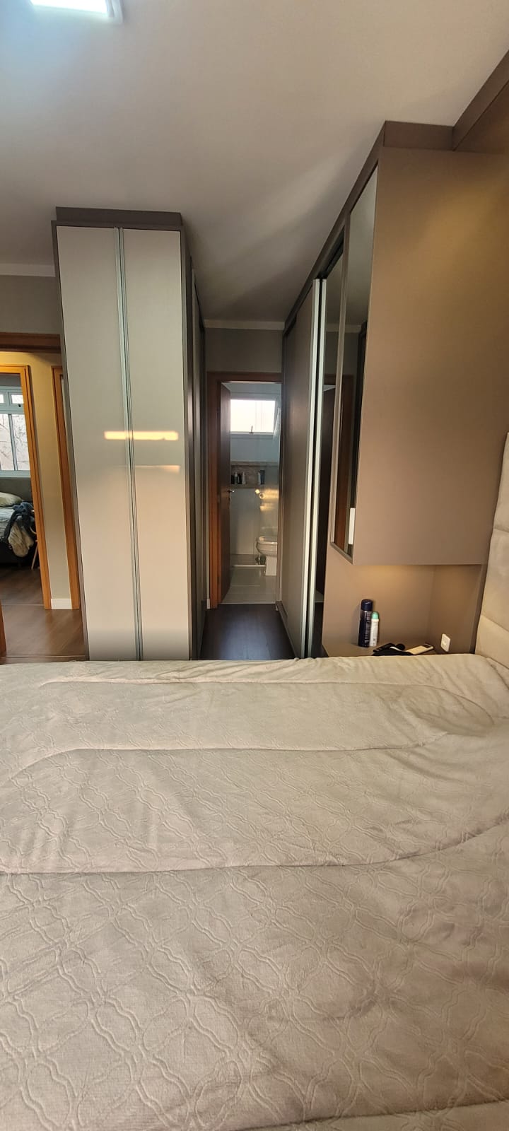 Sobrado 3 quartos sendo 1 suite a venda no bairro Novo Mundo, Curitiba - PR. Valor de Venda R$ 580.000,00