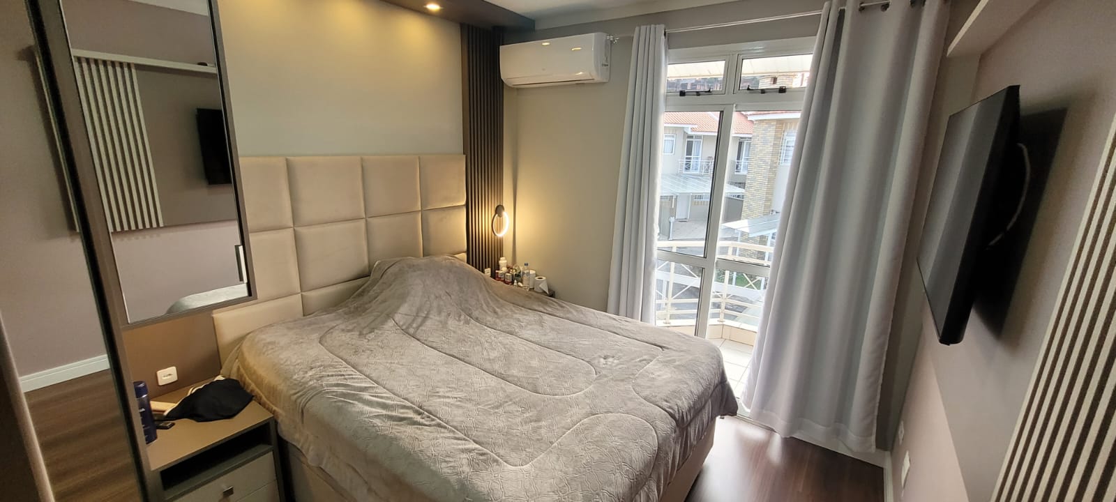 Sobrado 3 quartos sendo 1 suite a venda no bairro Novo Mundo, Curitiba - PR. Valor de Venda R$ 580.000,00