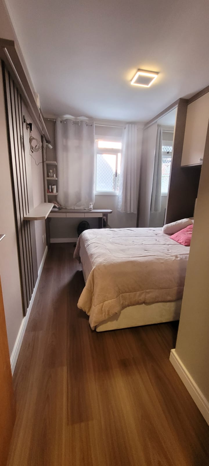 Sobrado 3 quartos sendo 1 suite a venda no bairro Novo Mundo, Curitiba - PR. Valor de Venda R$ 580.000,00