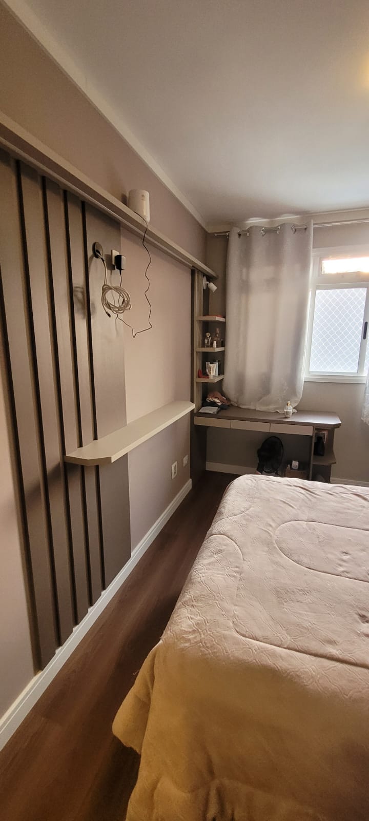 Sobrado 3 quartos sendo 1 suite a venda no bairro Novo Mundo, Curitiba - PR. Valor de Venda R$ 580.000,00