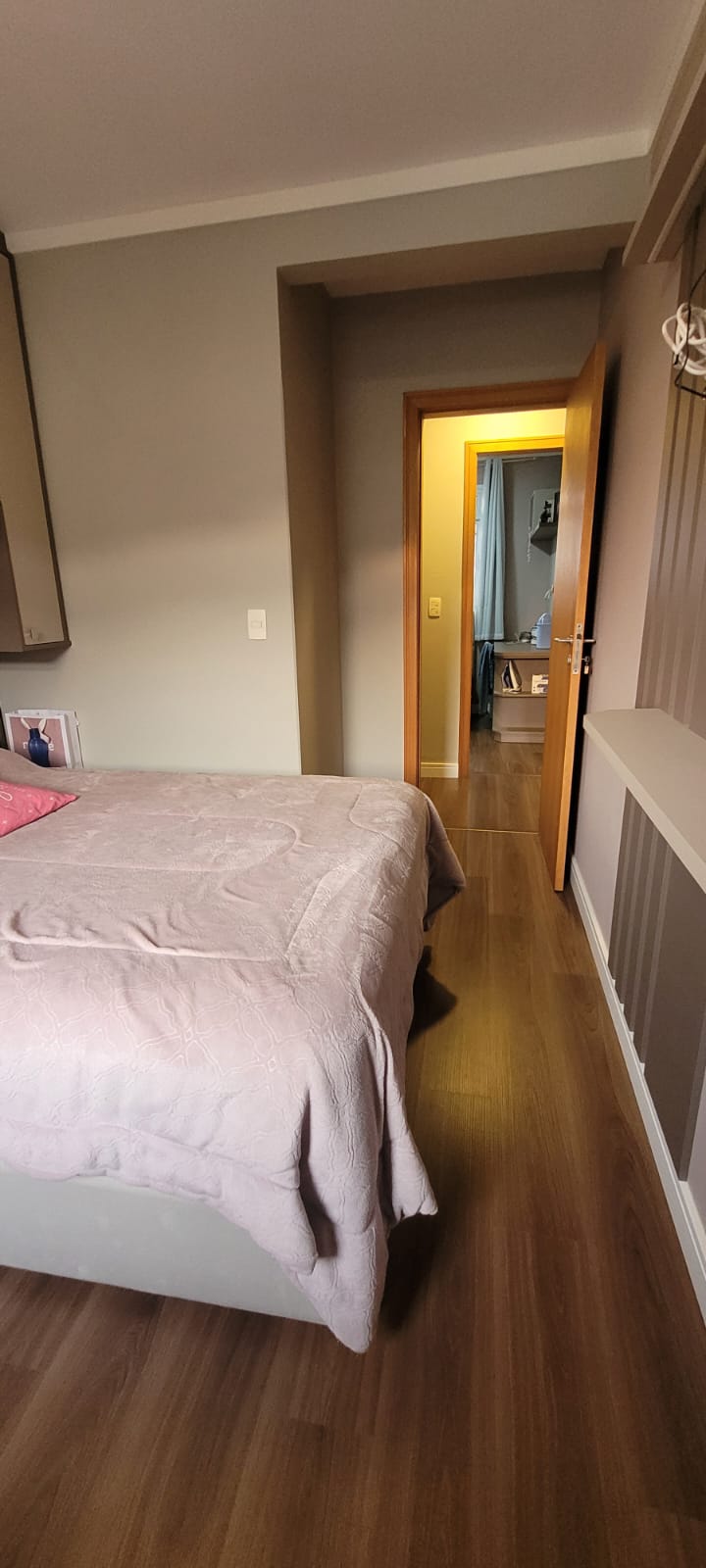 Sobrado 3 quartos sendo 1 suite a venda no bairro Novo Mundo, Curitiba - PR. Valor de Venda R$ 580.000,00