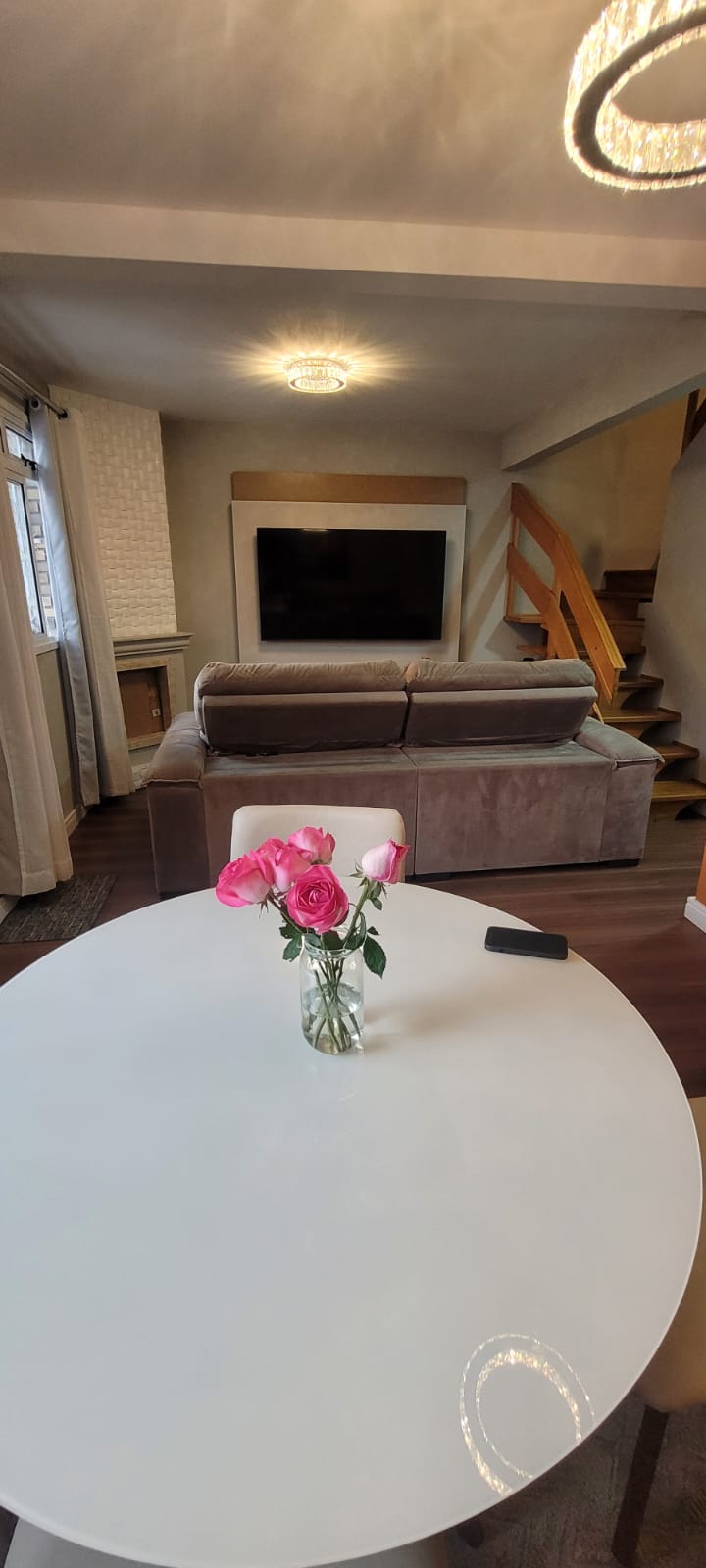 Sobrado 3 quartos sendo 1 suite a venda no bairro Novo Mundo, Curitiba - PR. Valor de Venda R$ 580.000,00