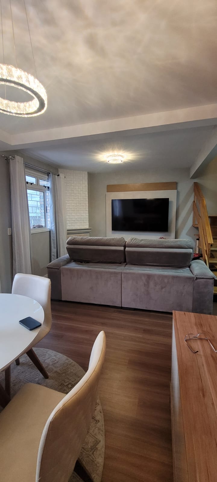 Sobrado 3 quartos sendo 1 suite a venda no bairro Novo Mundo, Curitiba - PR. Valor de Venda R$ 580.000,00