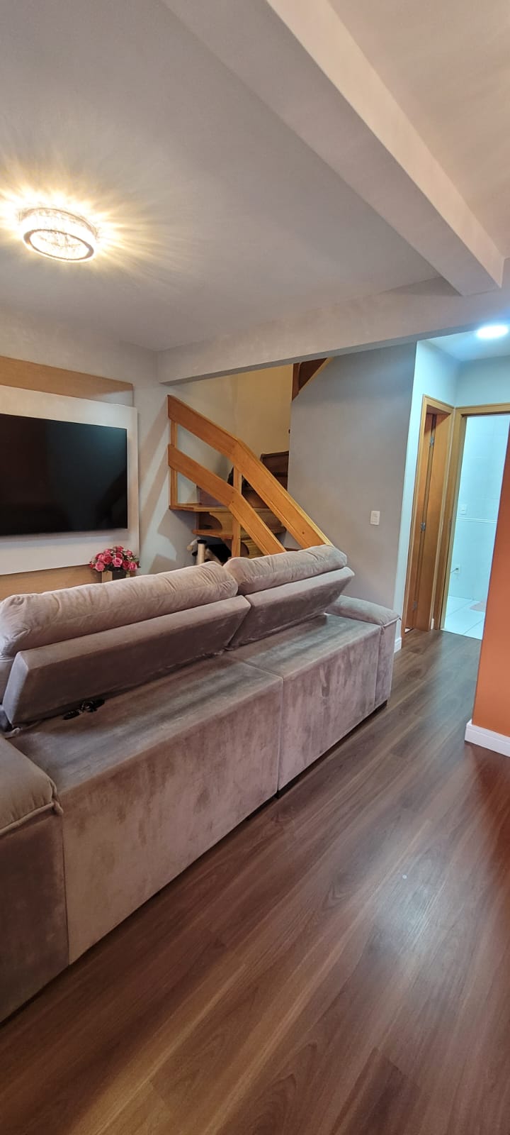 Sobrado 3 quartos sendo 1 suite a venda no bairro Novo Mundo, Curitiba - PR. Valor de Venda R$ 580.000,00