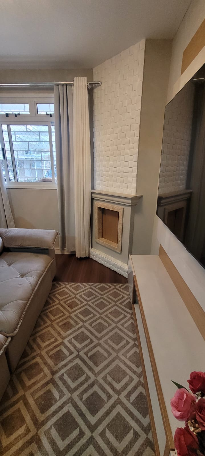 Sobrado 3 quartos sendo 1 suite a venda no bairro Novo Mundo, Curitiba - PR. Valor de Venda R$ 580.000,00