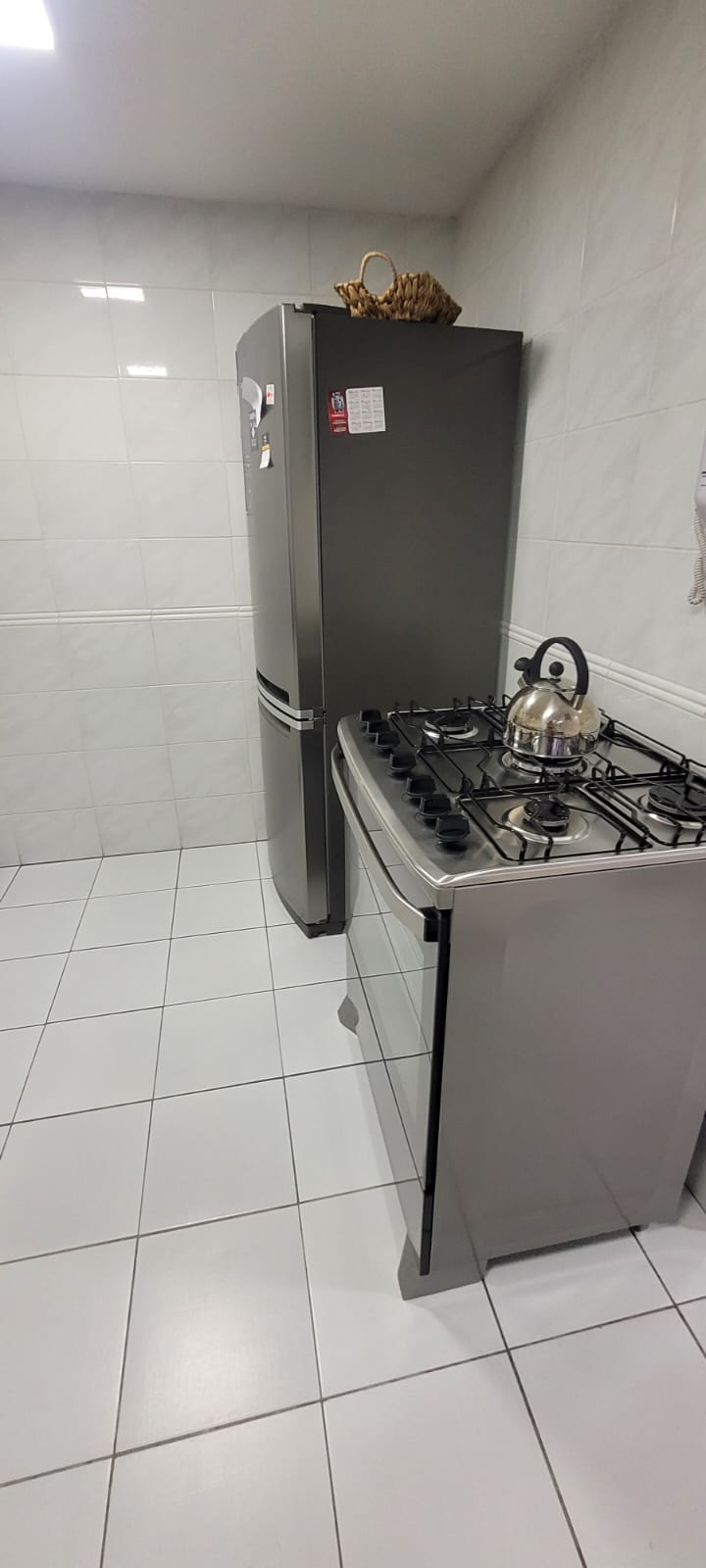 Sobrado 3 quartos sendo 1 suite a venda no bairro Novo Mundo, Curitiba - PR. Valor de Venda R$ 580.000,00