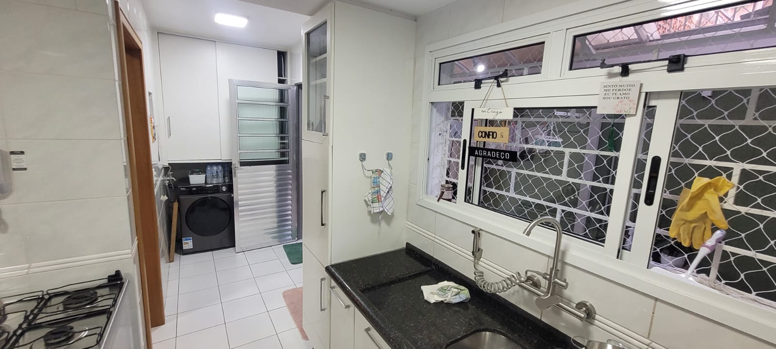 Sobrado 3 quartos sendo 1 suite a venda no bairro Novo Mundo, Curitiba - PR. Valor de Venda R$ 580.000,00