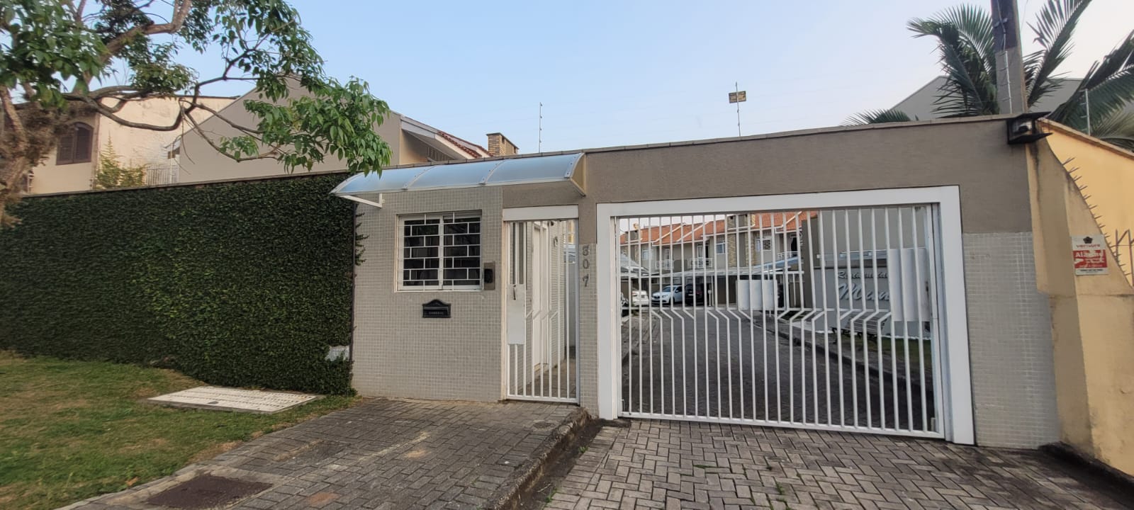 Sobrado 3 quartos sendo 1 suite a venda no bairro Novo Mundo, Curitiba - PR. Valor de Venda R$ 580.000,00