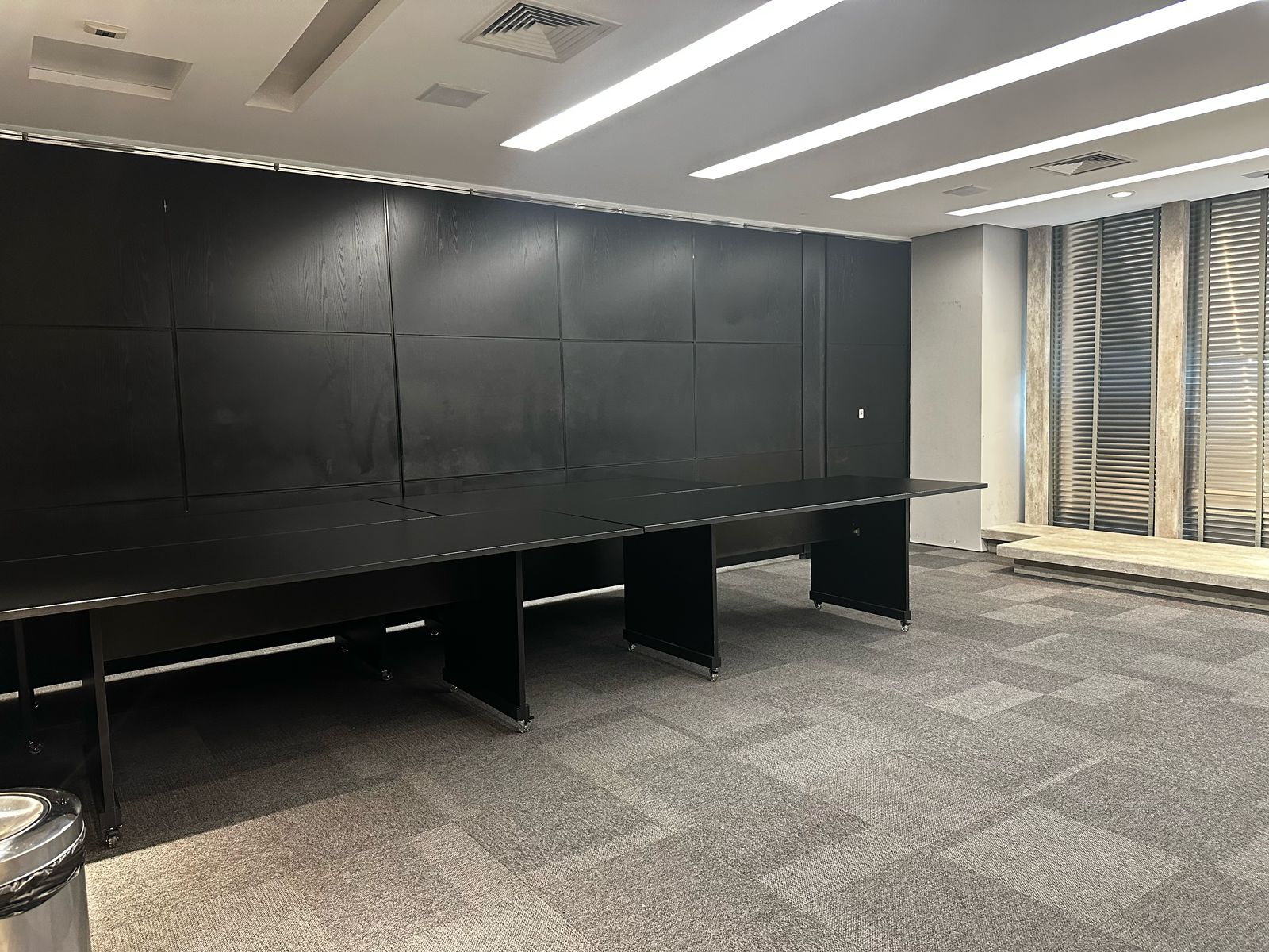 Sala comercial à venda Edifício 7th Avenue Trinity e Chelsea no bairro Rebouças em Curitiba - PR, com 62M².  Valor de venda  R$ 480.000,00.