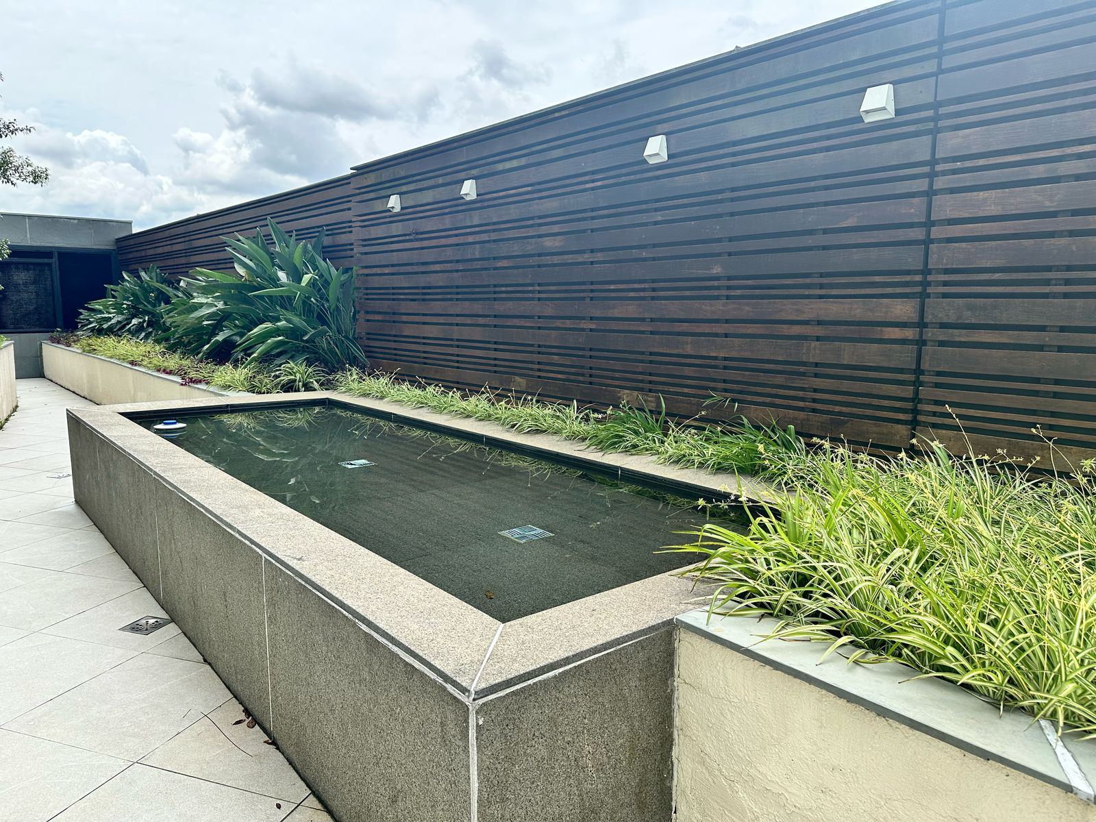 Sala comercial à venda Edifício 7th Avenue Trinity e Chelsea no bairro Rebouças em Curitiba - PR, com 62M².  Valor de venda  R$ 480.000,00.