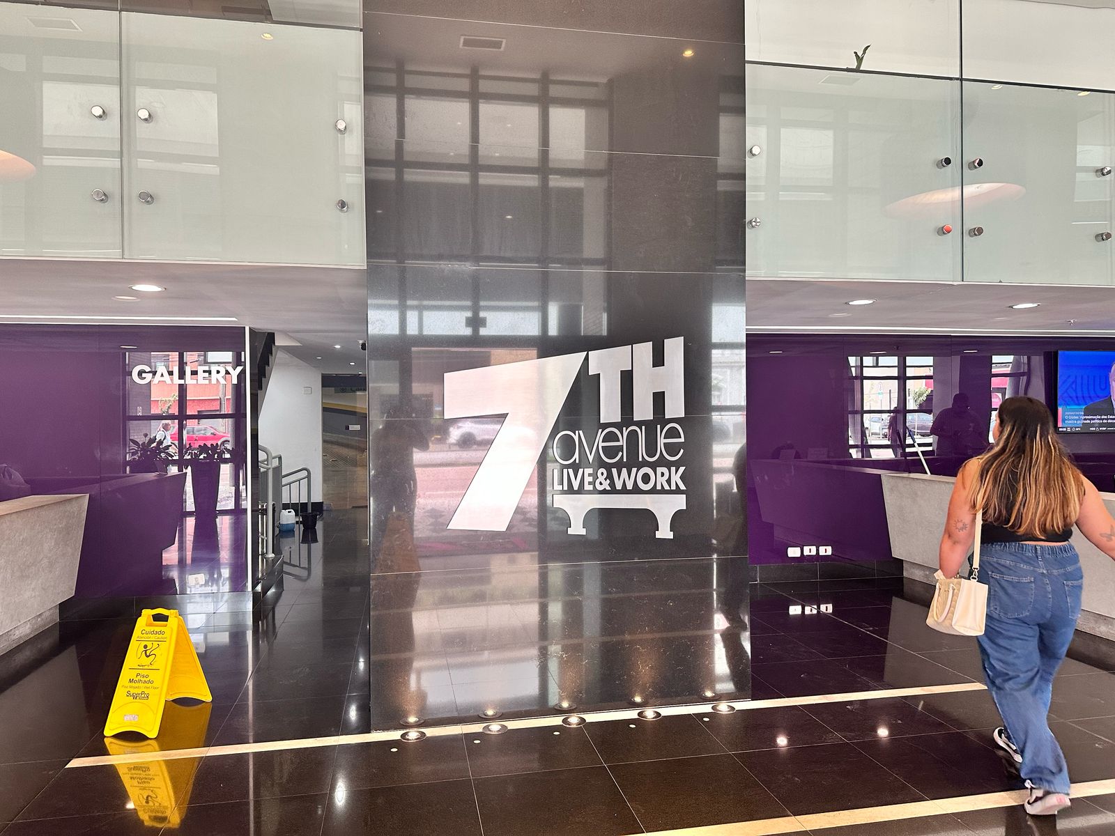 Sala comercial à venda Edifício 7th Avenue Trinity e Chelsea no bairro Rebouças em Curitiba - PR, com 62M².  Valor de venda  R$ 480.000,00.
