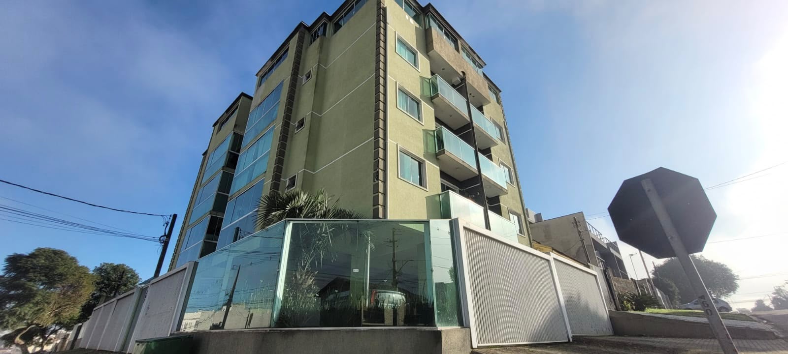 Apartamento garden 2 quartos a venda no Cond. Res. das Nações, no Cruzeiro em São José dos Pinhais-PR. Valor de venda R$300.000,00.