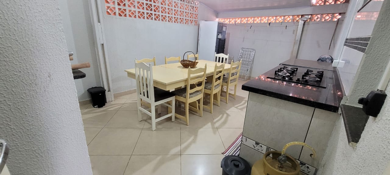 Casa para diária em Matinhos-PR R$ 600,00, a 5 minutos do Centro e da Praia.