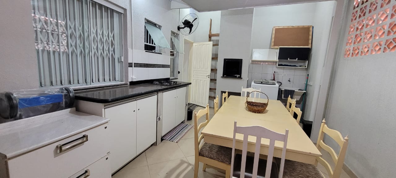 Casa para diária em Matinhos-PR R$ 600,00, a 5 minutos do Centro e da Praia.