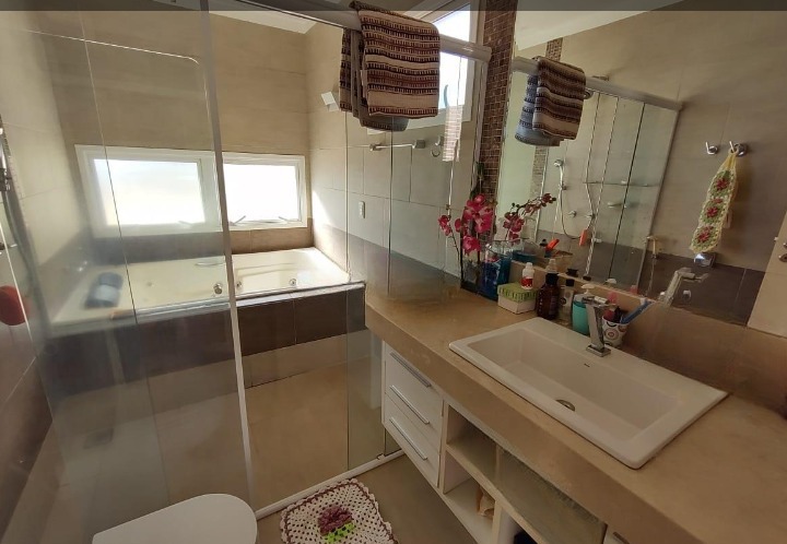  CASA DUPLEX Á VENDA NO CONDOMÍNIO  BELVEDERE 1