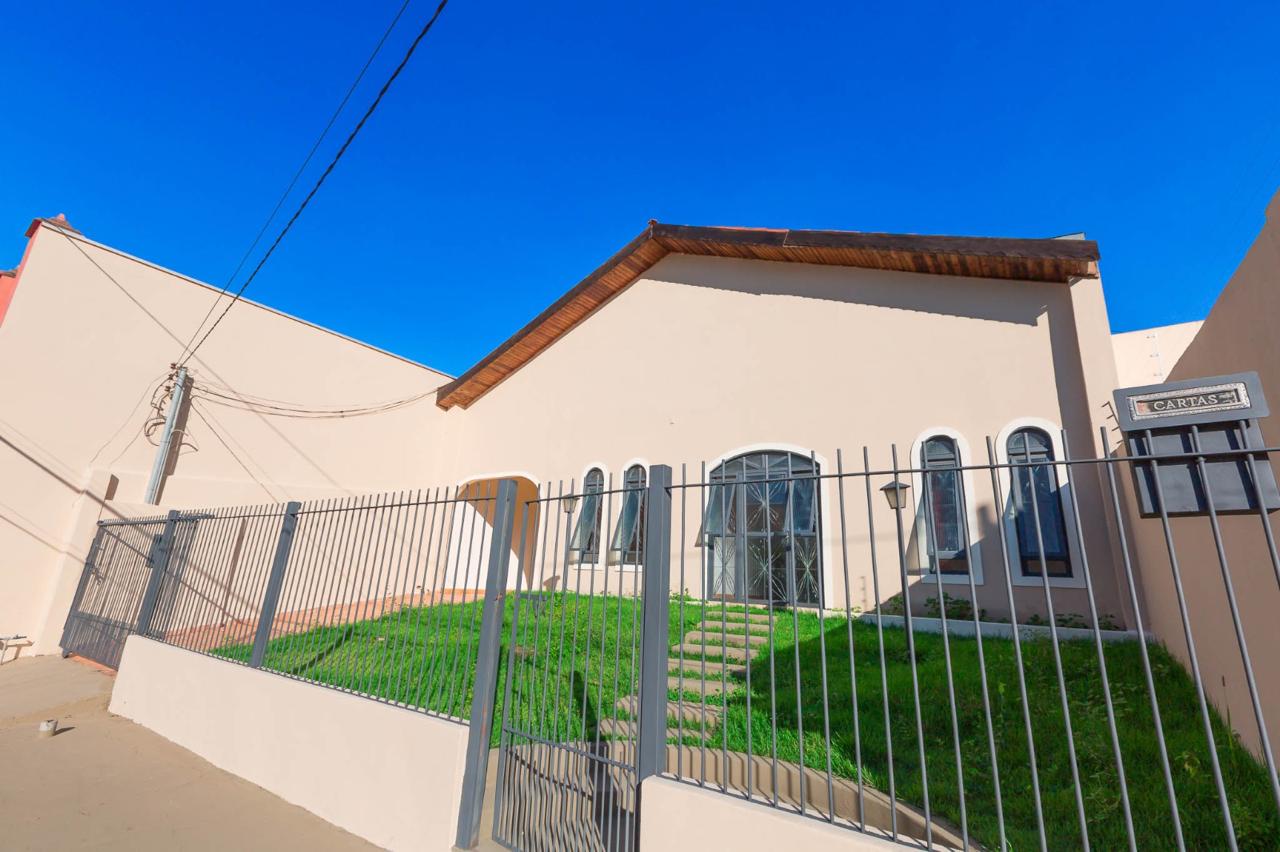 Casa excelente para Fins comercias -Sta Cruz I