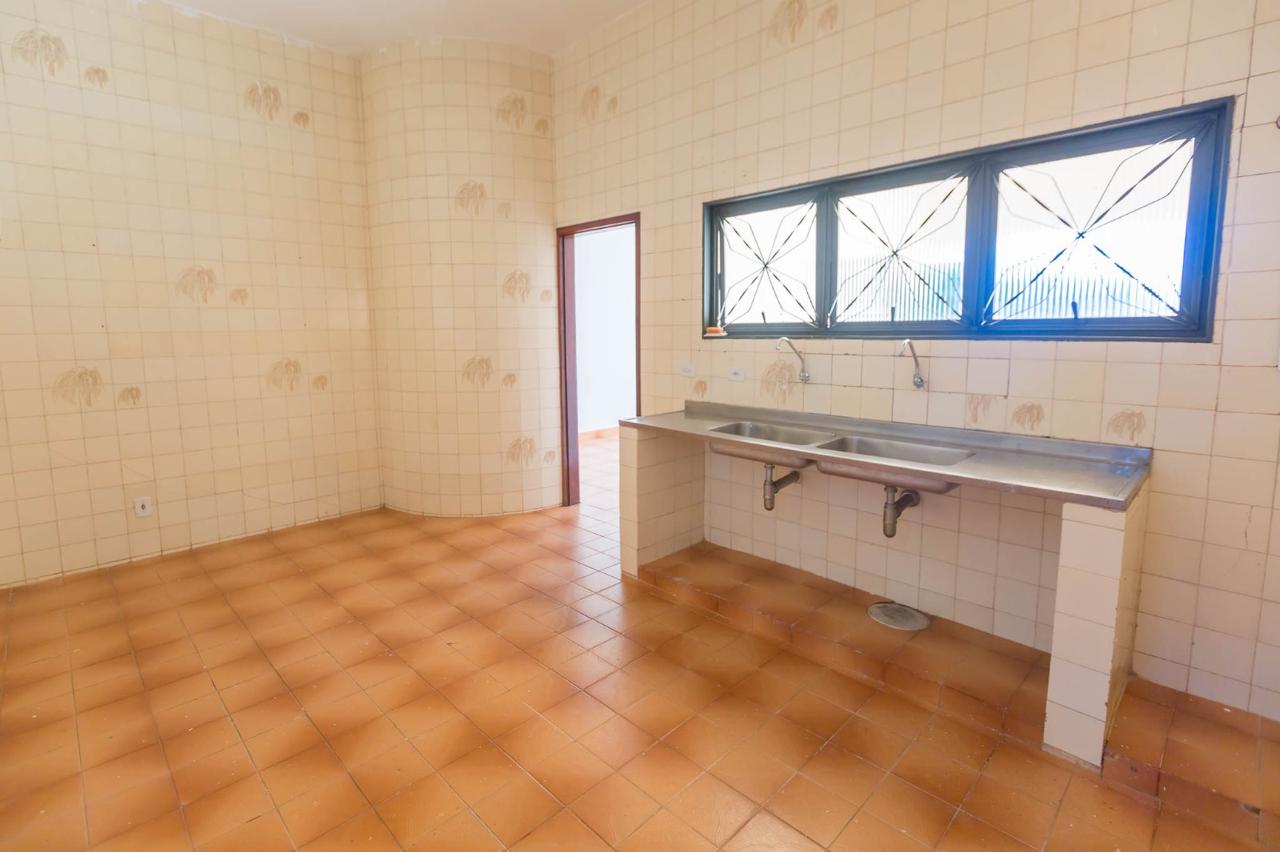 Casa excelente para Fins comercias -Sta Cruz I