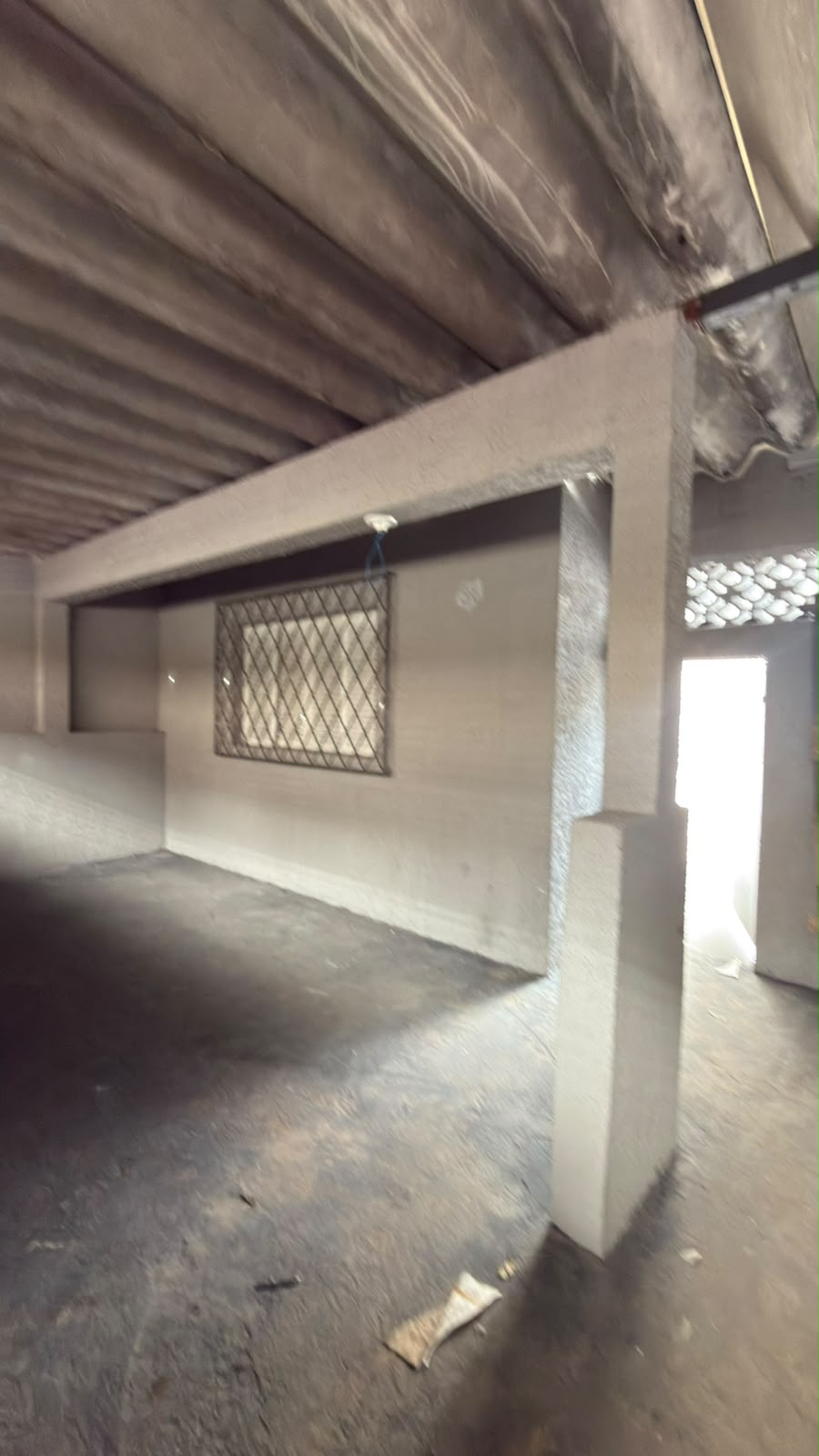Casa com Galpão nos Fundos 240m² no Canindé – Venda ou Aluguel para Confecção e Produção
