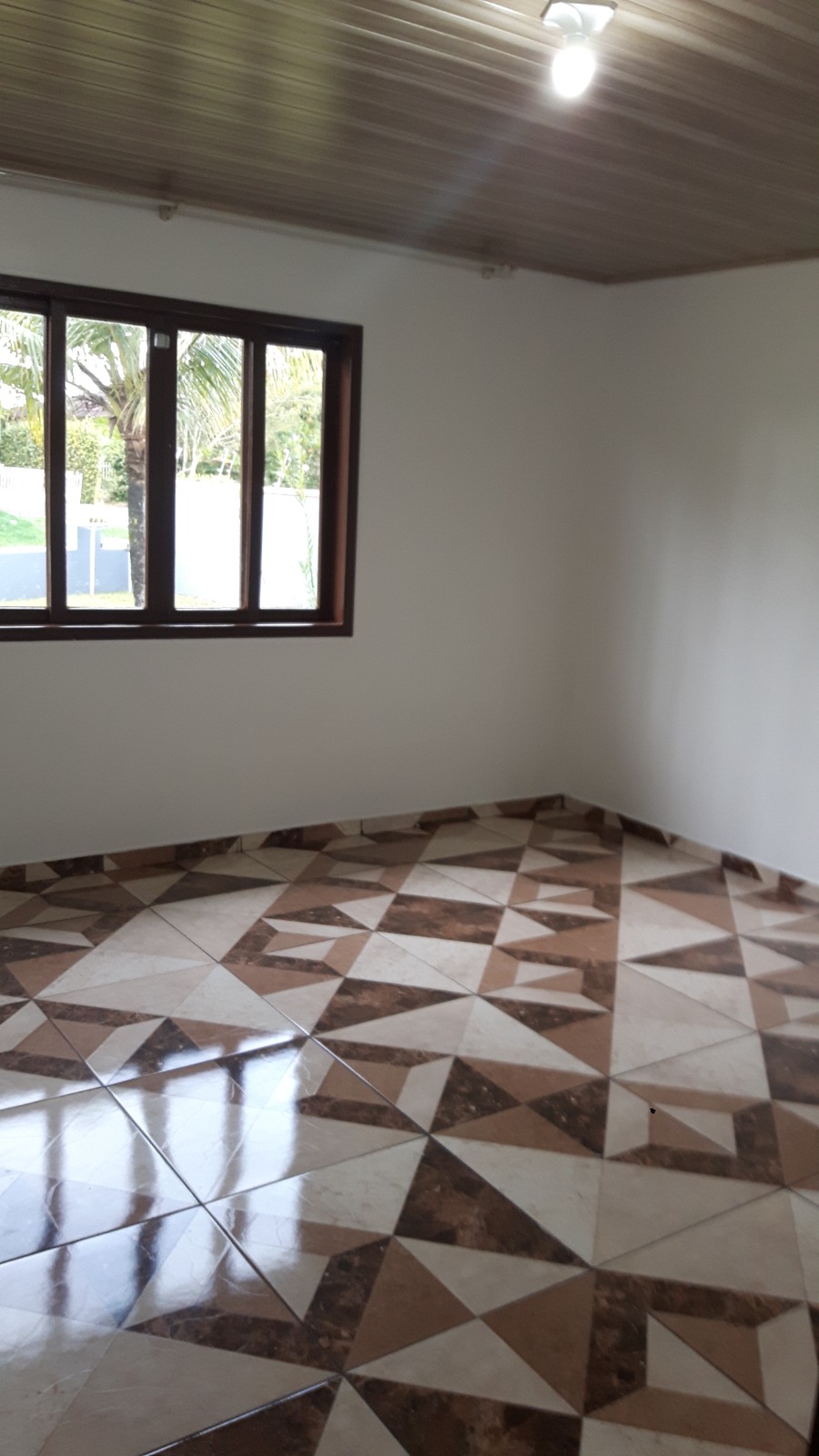 Casa e Galpão - Localização Estratégica