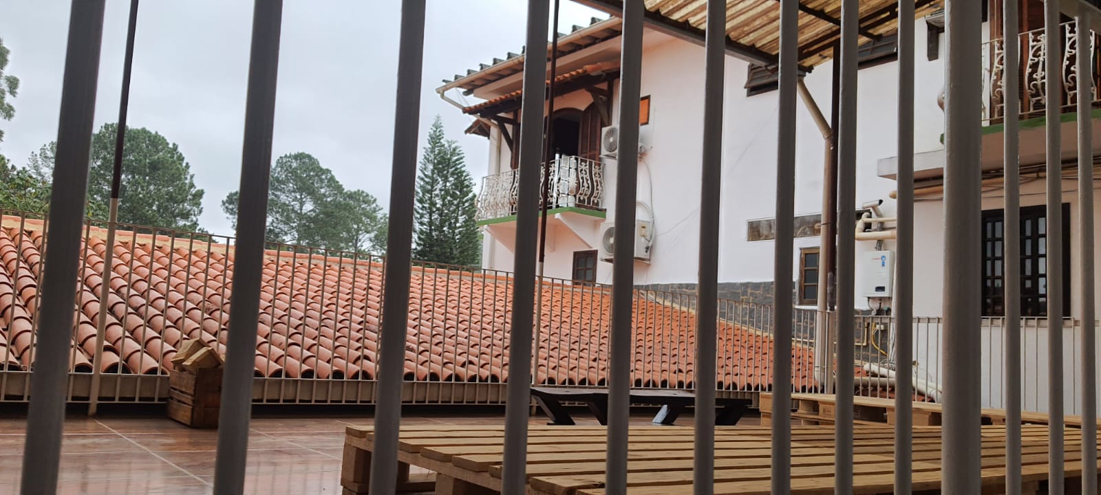 POUSADA, COM EXCLUSIVIDADE, RUA BRUNO LUCCI, VILA SUÍÇA, MIGUEL PEREIRA/RJ.  