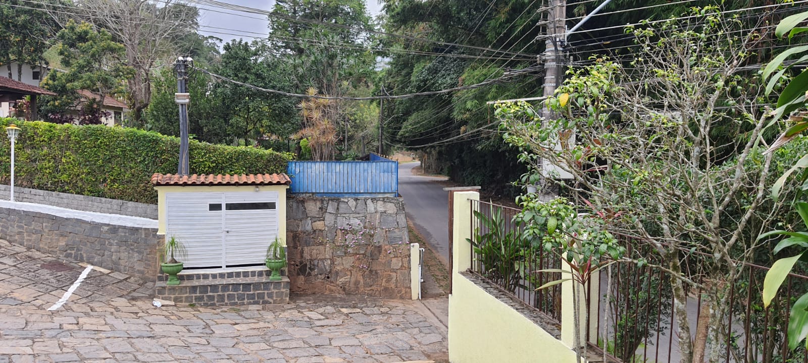POUSADA, COM EXCLUSIVIDADE, RUA BRUNO LUCCI, VILA SUÍÇA, MIGUEL PEREIRA/RJ.  