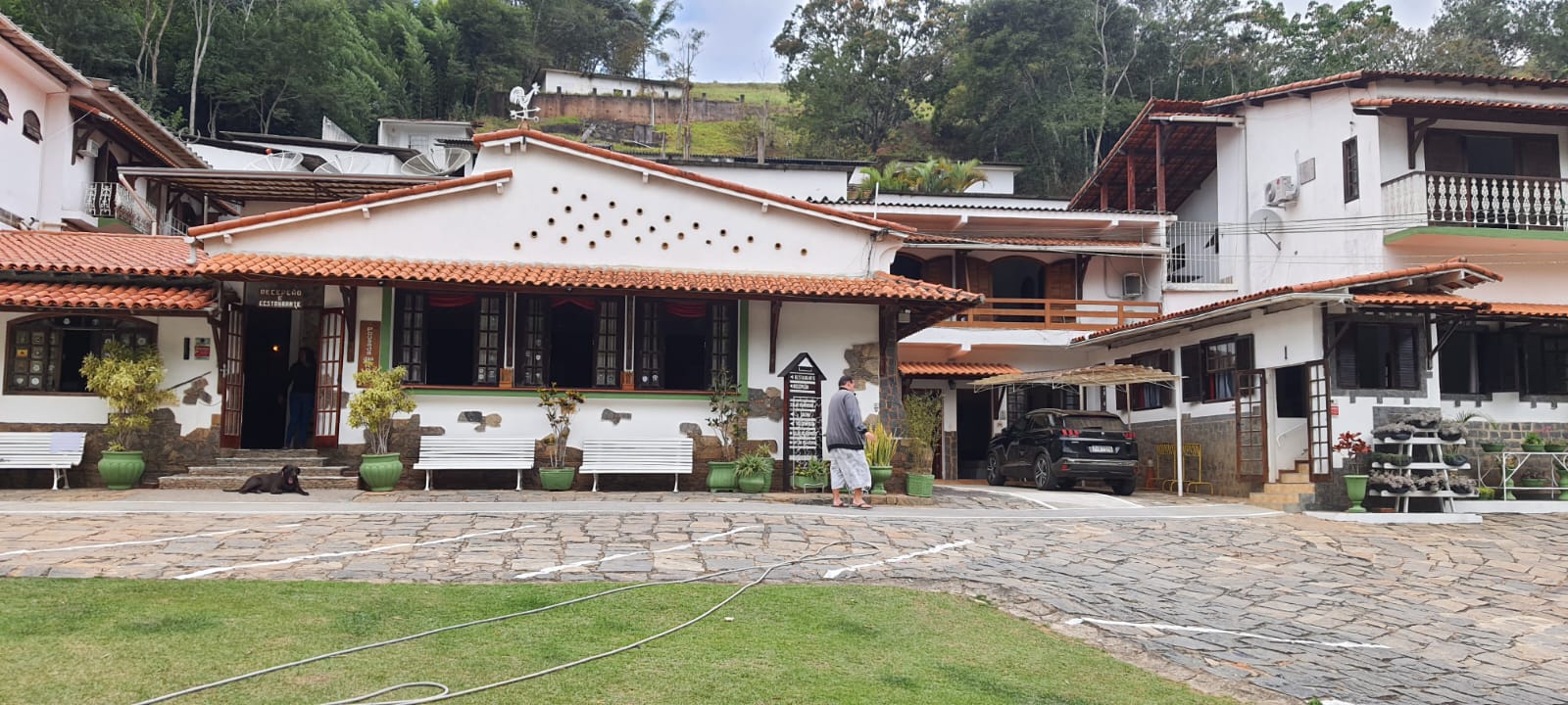 POUSADA, COM EXCLUSIVIDADE, RUA BRUNO LUCCI, VILA SUÍÇA, MIGUEL PEREIRA/RJ.  