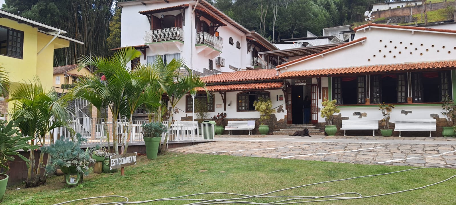 POUSADA, COM EXCLUSIVIDADE, RUA BRUNO LUCCI, VILA SUÍÇA, MIGUEL PEREIRA/RJ.  